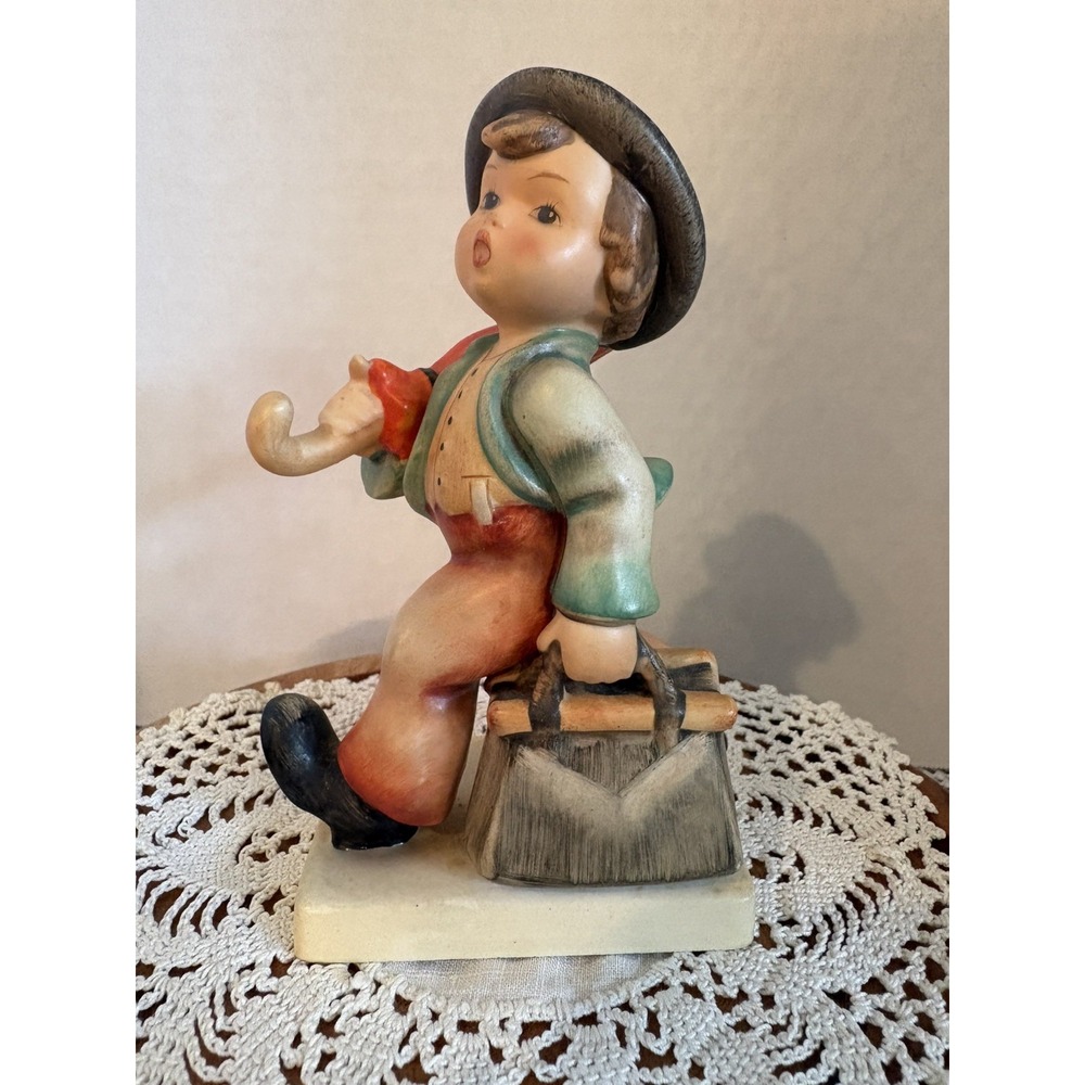 Goebel Hummel Merry Wanderer Figurine